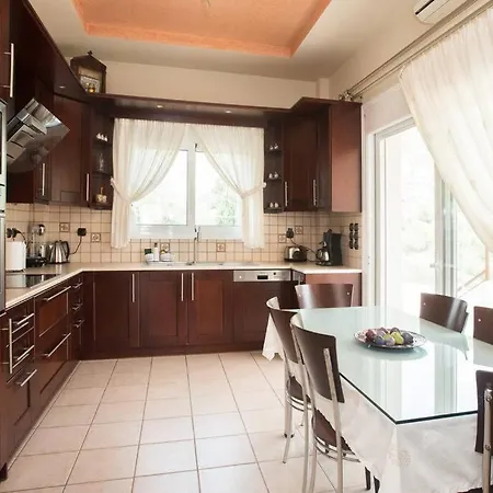 Luxurious 4bedroom Kerezenia * Kalamata