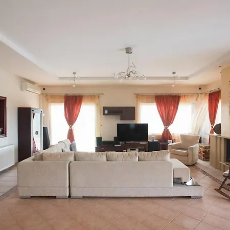 Luxurious 4bedroom Kerezenia *