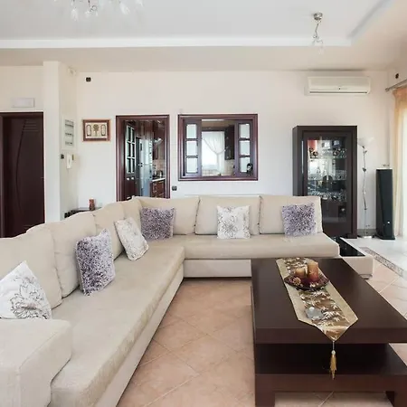 Villa Luxurious 4bedroom Kerezenia Kalamata